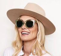 Peepers Logging Out Sunglasses - Tan
