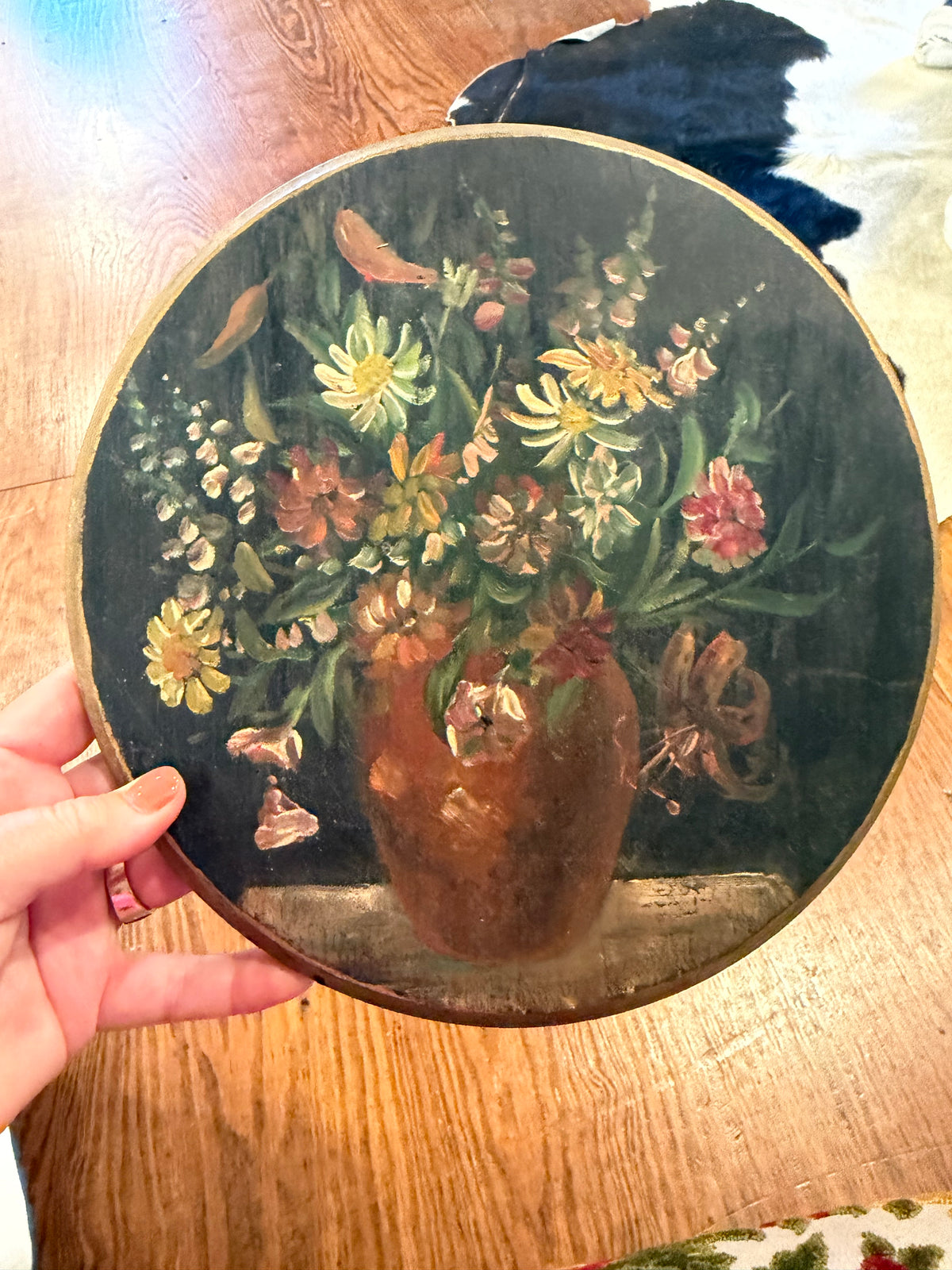 Large Round Moody Floral