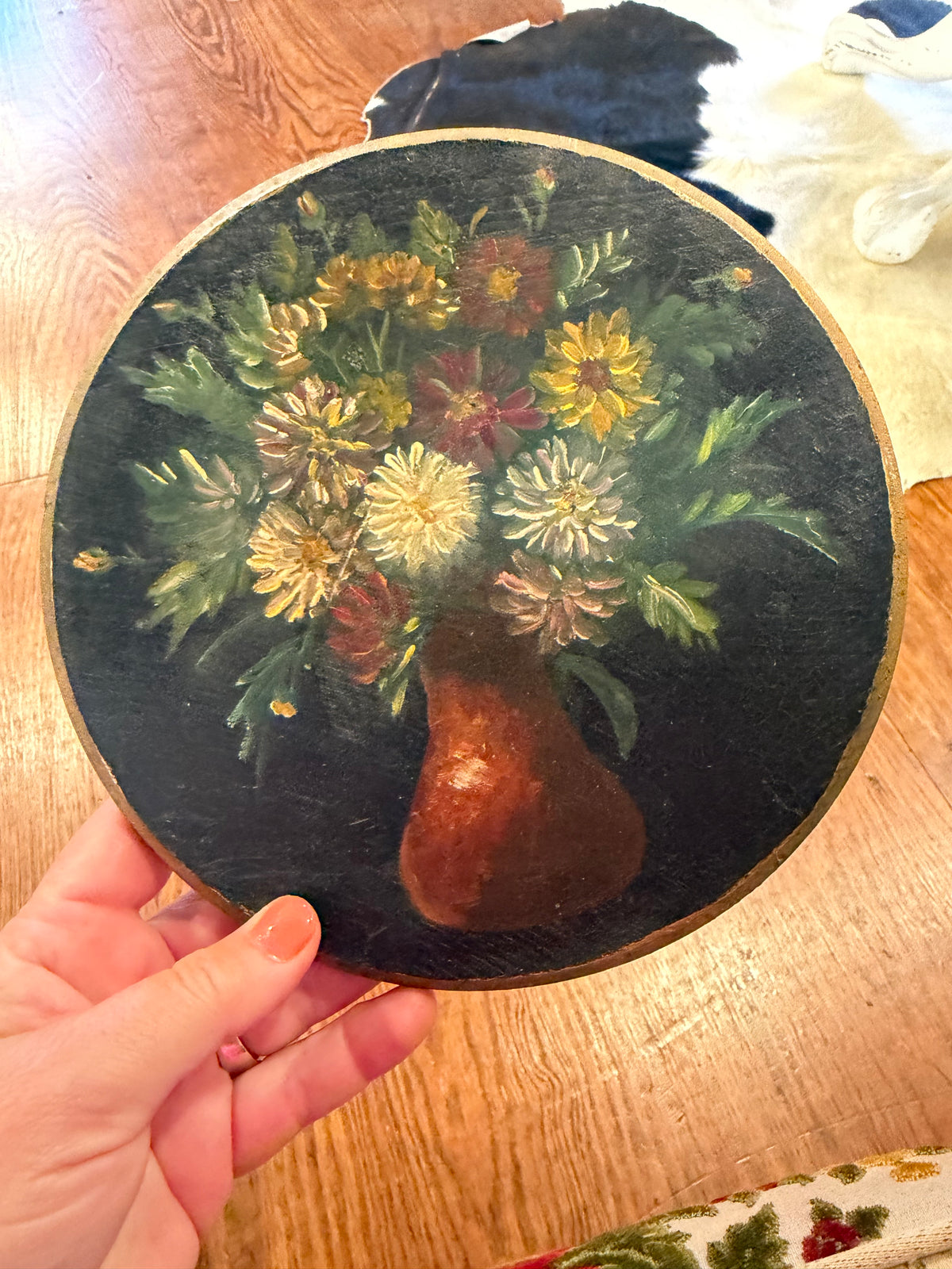 Small Round Moody Floral