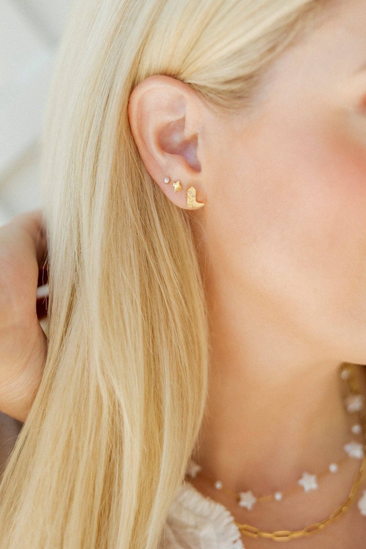 Screwback Stud Earrings - Daisy Cowgirl Boot