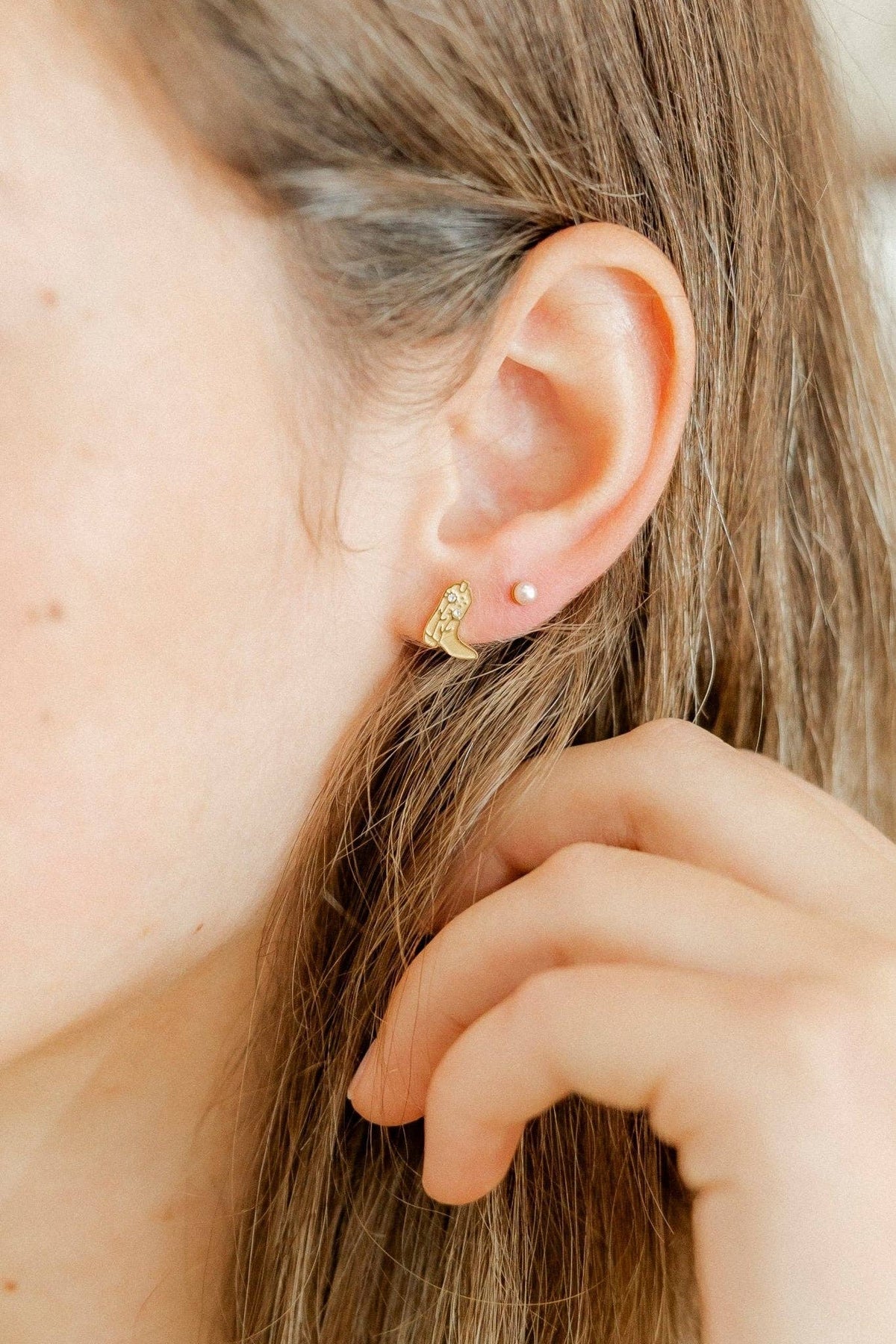 Screwback Stud Earrings - Daisy Cowgirl Boot