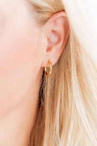 Huggie Earrings - Scarlett Hoop Gold 14mm