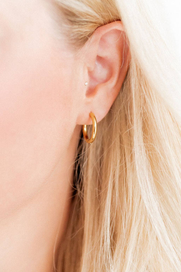 Huggie Earrings - Scarlett Hoop Gold 14mm