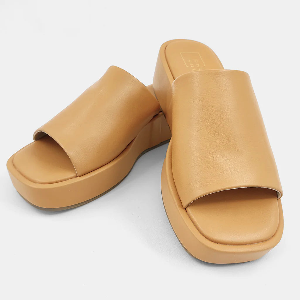 Lourdes Wedge in Camel